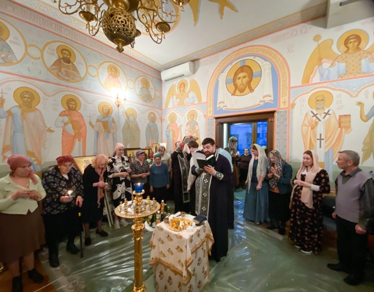В домовом храме в честь Собора Белорусских совершили Таинство Елеосвящения