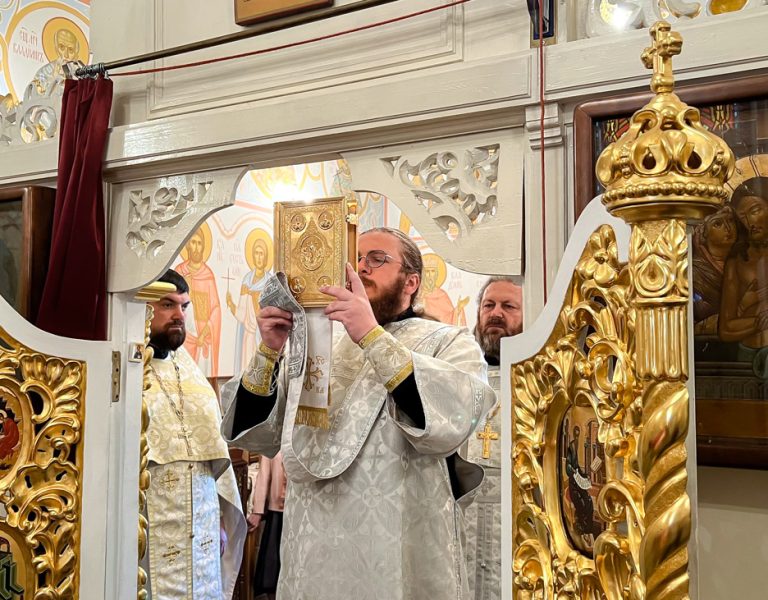 В субботу 6-й Недели по Пасхе, в домовом храме Собора Белорусских святых священнослужители совершили Литургию